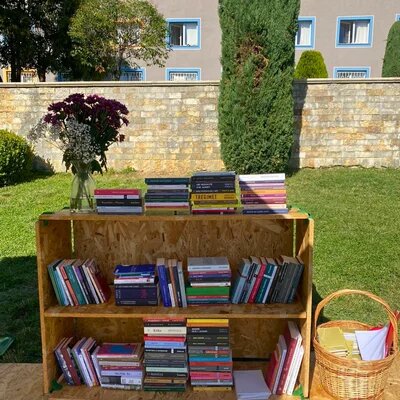 Pop-up library in Student City