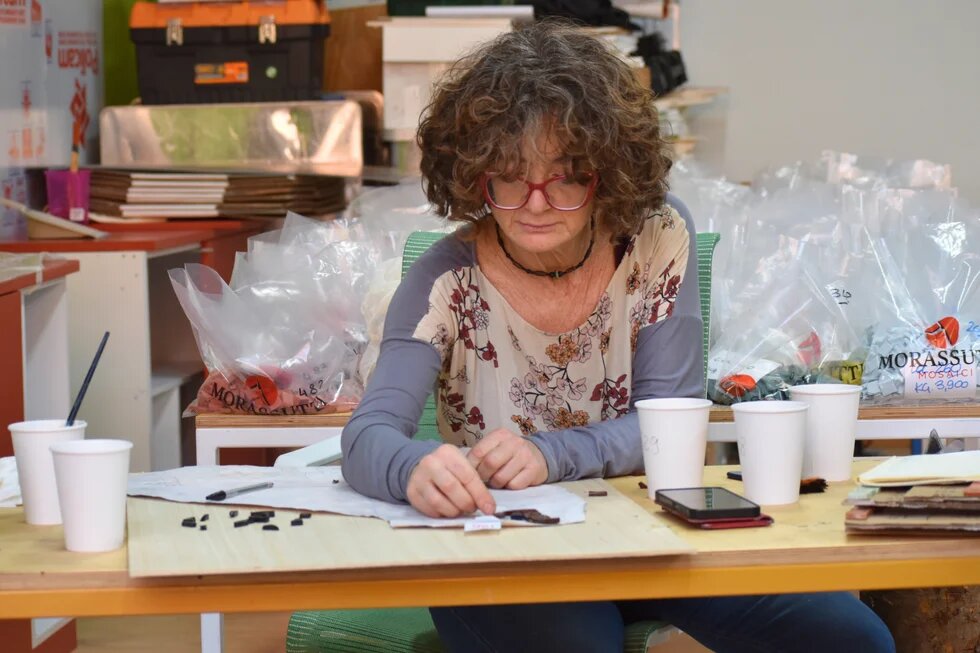 Lead mosaicist, Anna Paola Franchesci