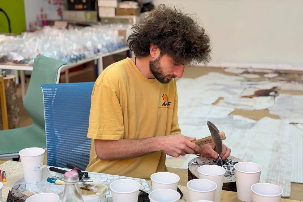 Mosaic artist, Umberto working