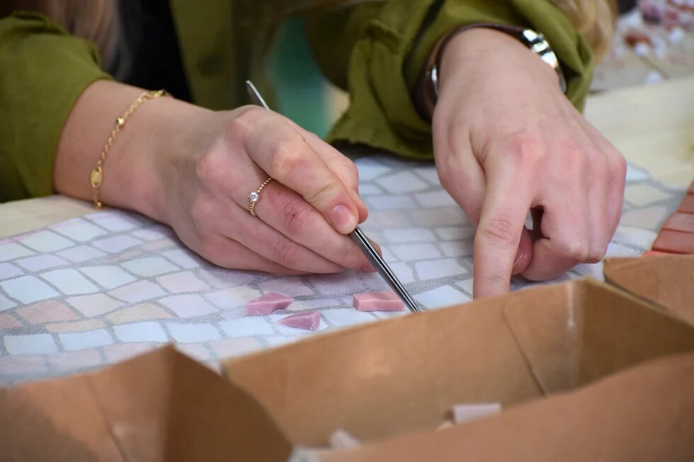 Placing the tesserae