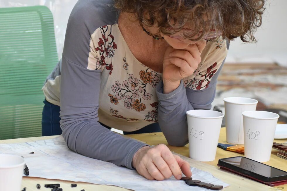 The desk of the lead mosaicist