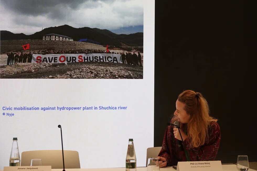 Diana Malaj during her presentation 1