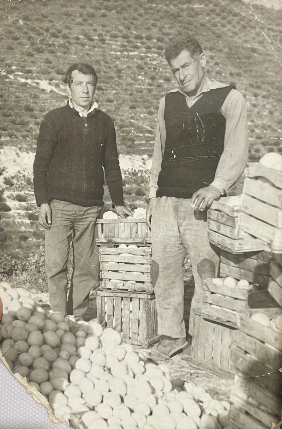 Babai i Valentinos gjatë punës si roje në kooperativë
