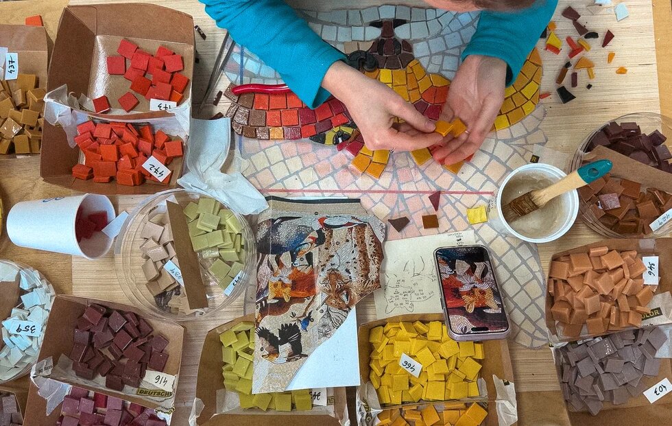 Desk of the mosaicist